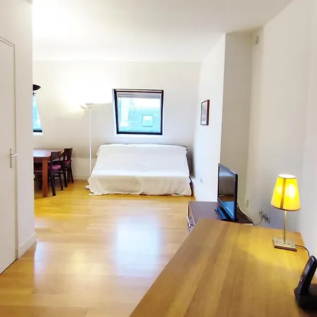 Apartment Beau Type Loft Tres Bien Situe Paris